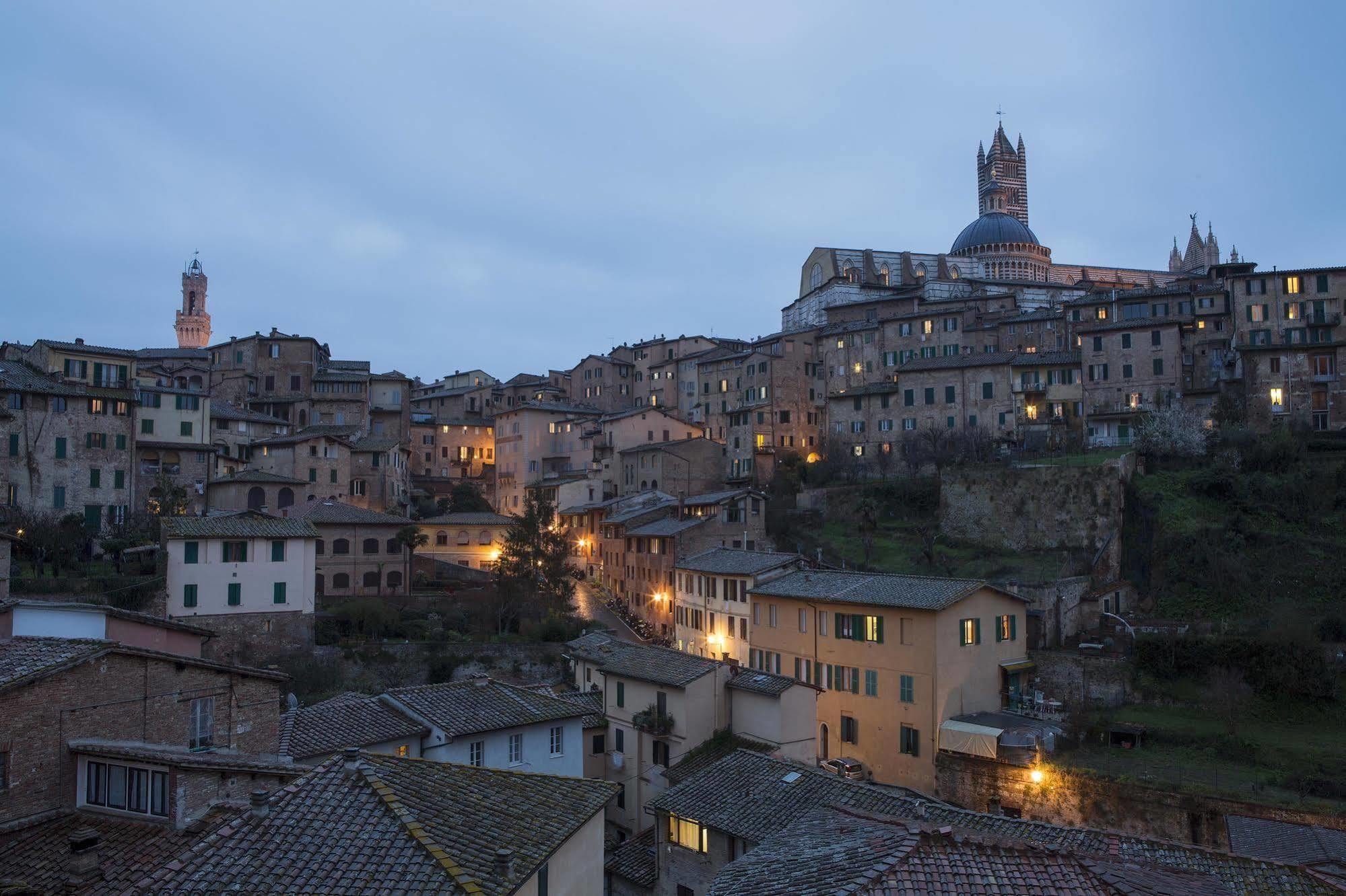 Hotel Alma Domus Siena Exterior photo